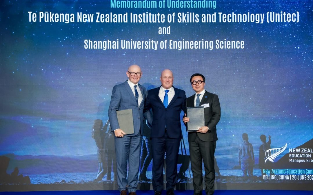 新西兰总理访华推动中新教育合作